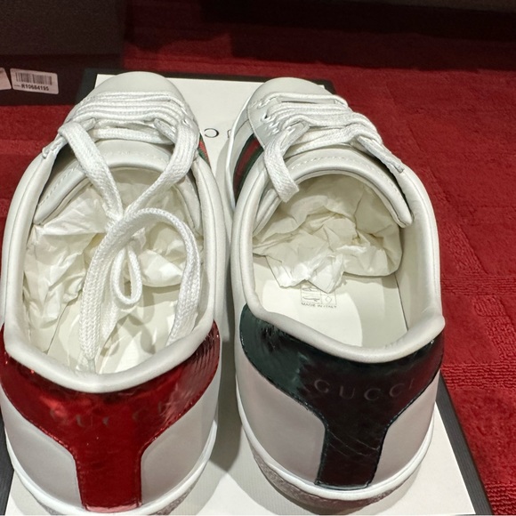 Gucci Shoes Mens Gucci Ace Embroidered Sneakers With Bumblebee And The Red Green Prints Us8